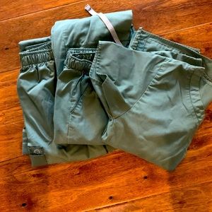 Wonder wink scrubs